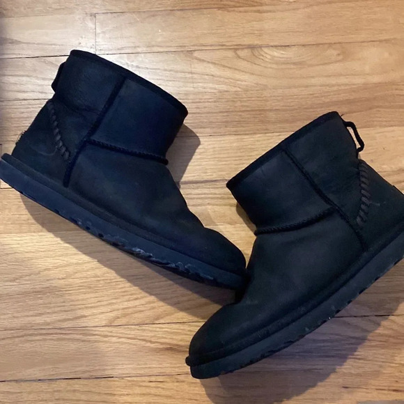 Ugg Classic Mini Deco Boot leather sz 11, EU 44.5  shearling great pre owned - Picture 1 of 9
